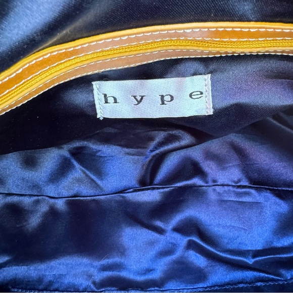 Vintage HYPE leather baguette/ satchel bag 
in Camel Color - Picture 11 of 11